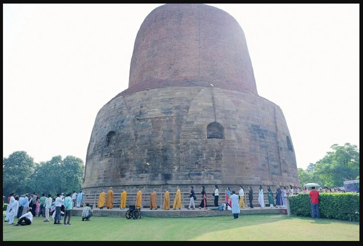 Ấn Độ giữa linh thiêng và bụi trần